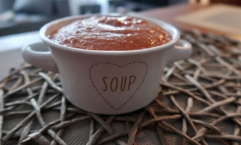 Zupa krem z batatów, pomidorów i soczewicy